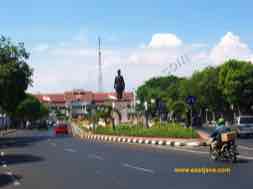 images/gallery/soedirman_monument/soedirman-monument-03.jpg