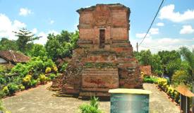 ../images/gallery/ngetos_temple/Candi_Ngetos_2.jpg