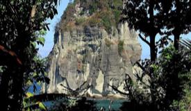 images/gallery/pangasan/pangasan-beach-pacitan-east-java-1.jpg