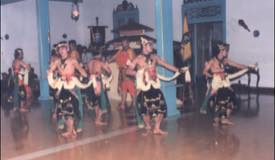 ../galleries/traditional-art/preview/ganbu_dance_02.jpg