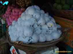 images/gallery/widodaren_fruit_market/pasar-widodaren-06.jpg