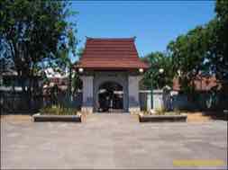 images/gallery/wr_soepratman_tomb/wr-supratman-grave-14.jpg