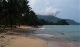 ../images/gallery/karanggongso/karanggongso_beach_014.jpg