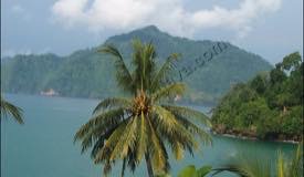 ../images/gallery/karanggongso/karanggongso_beach_018.jpg